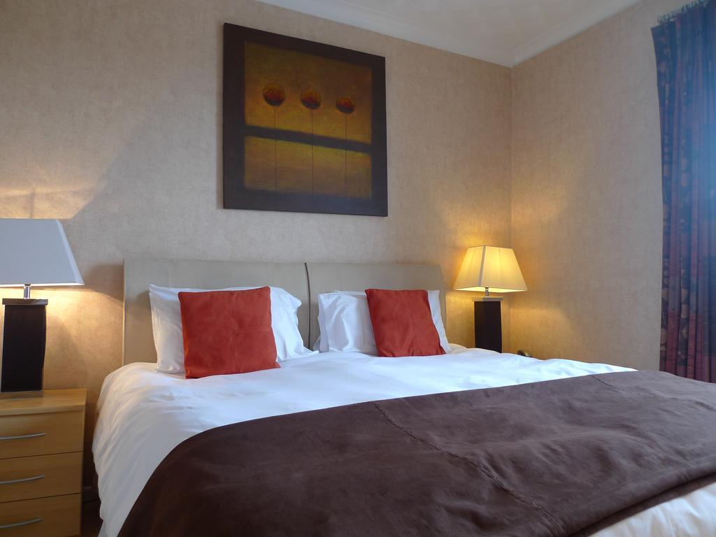 Ashburnham Hotel Pembrey Room photo
